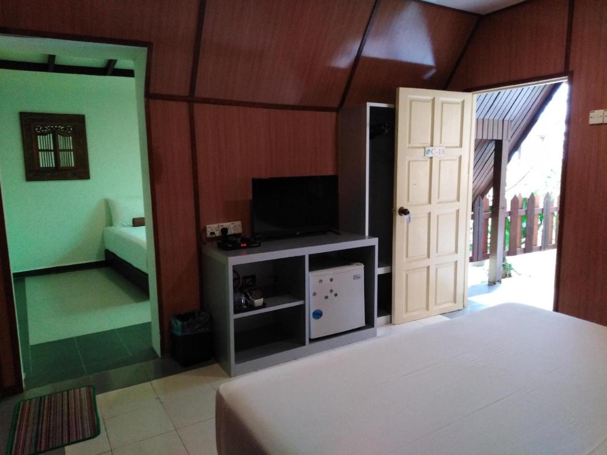 Sandy Beach Resort By Casa Loma Pantai Cenang  Exterior photo