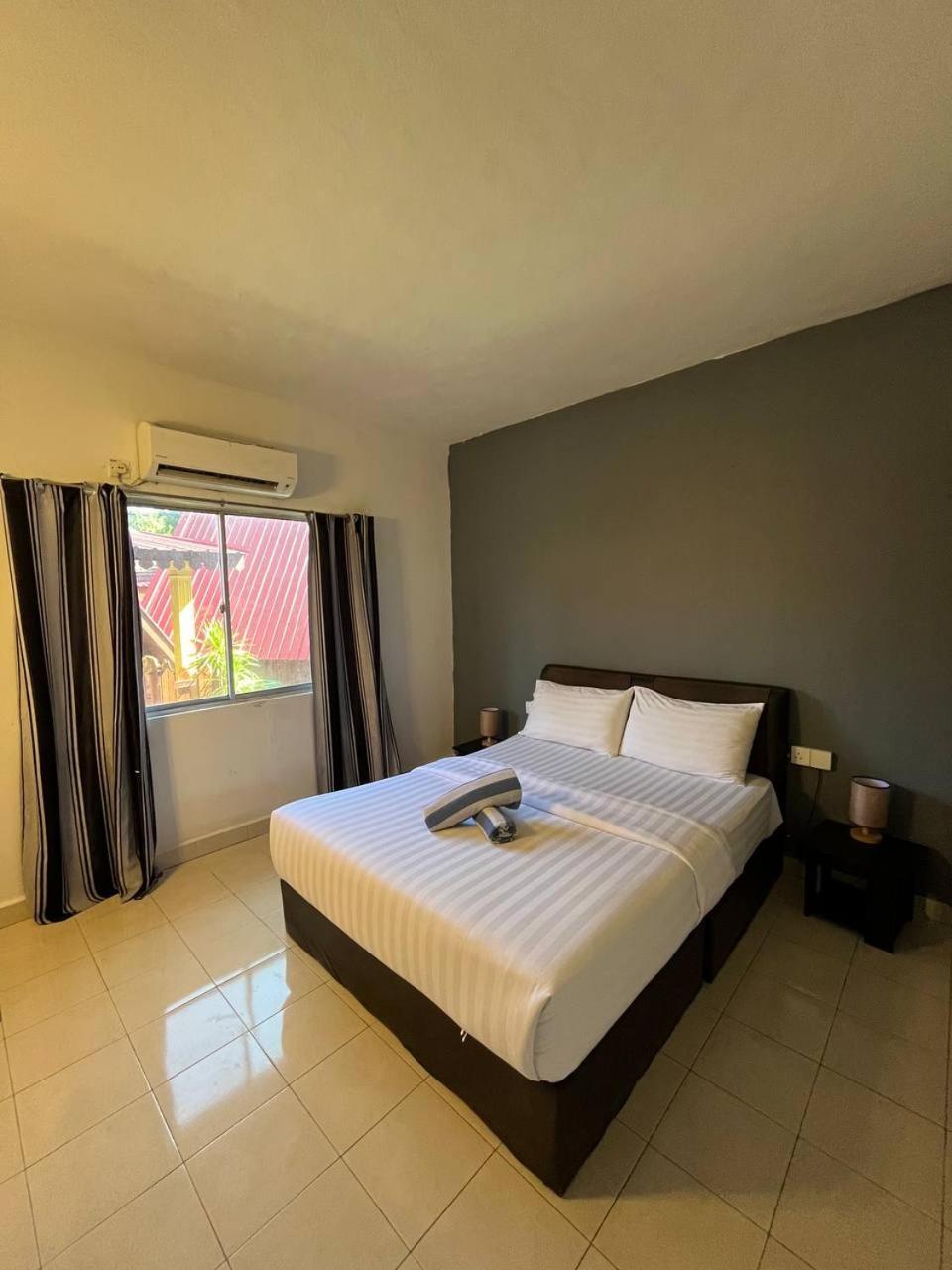Sandy Beach Resort By Casa Loma Pantai Cenang  Exterior photo